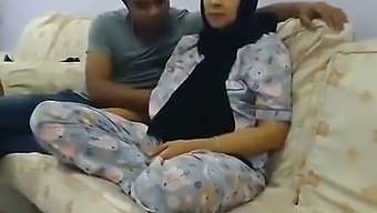 Bangladeshi Group Sex Orgy With Three People – 6 Clips