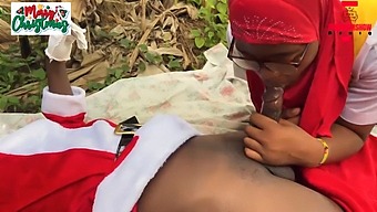 Cadeau De Noël Romantique D'Un Agriculteur Nigérian - La Meilleure Scène De Red. Abonnez-Vous.