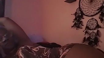 Nae Indulges In Self-Pleasure In Bed With Play